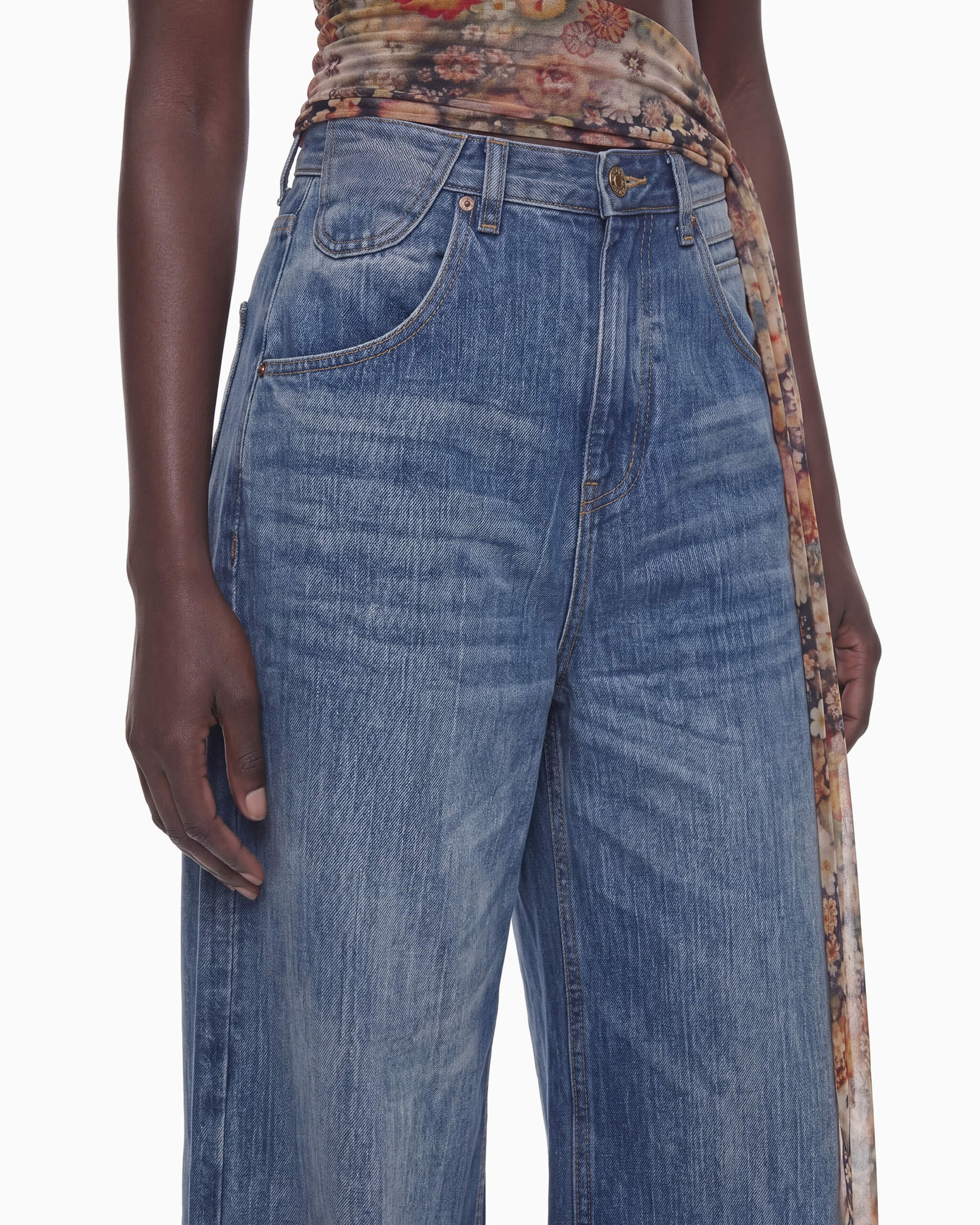 Calça Jeans Faixas Traseiras