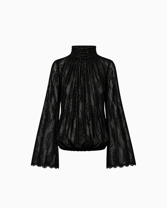 Blusa Manga Flare Gola Alta Renda Haze preta, gola alta franzida e barra bufante, peça sozinha
