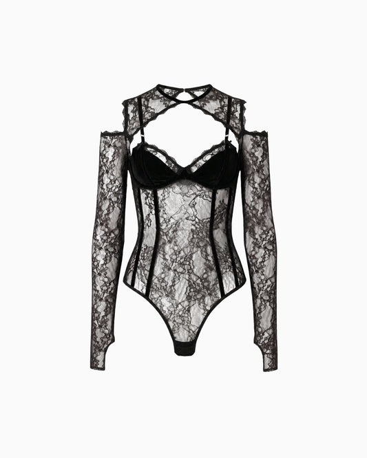 Body Manga Longa Renda Haze preto em renda floral, ombro vazado, bojo de veludo e cavas altas, peça sozinha