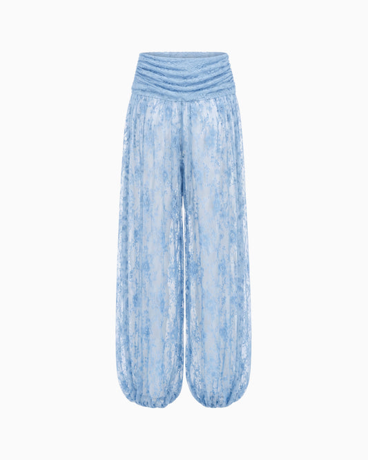 Calça Aladim Pala Drapeada Renda Haze azul claro de renda floral, pala franzida e barra balonê, peça sozinha