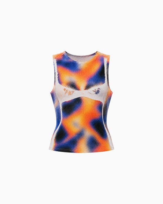 Regata Thermal estampada em laranja, azul e preto, vista frontal da peça