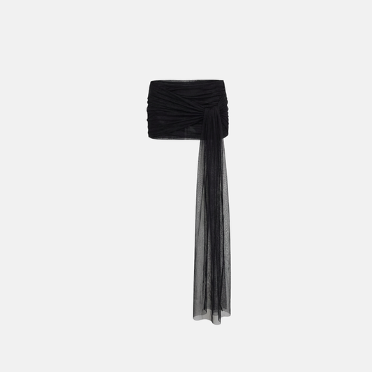 Saia Siena preta curta drapeada com franzido e cauda longa de tule transparente, peça solta em fundo claro