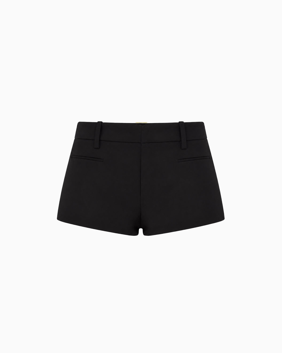 Shorts de alfaiataria preto com cós de passantes e dois bolsos embutidos, peça sozinha