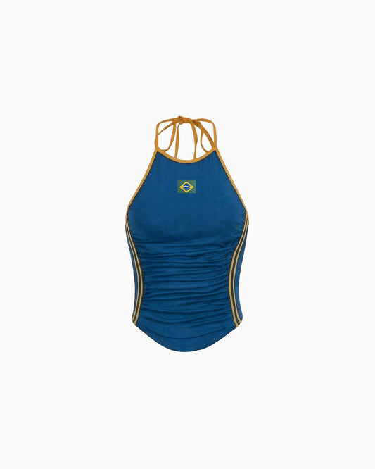 Top Halter Drapeado Hexa azul com viés amarelo, decote alto, alças cruzadas nas costas, franzido lateral e bandeira do Brasil