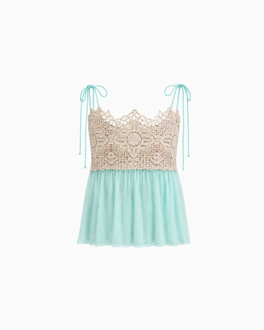 Top Tule Com Renda verde-água, com busto bege em renda floral, alças de amarração e barra em tule, vista frontal