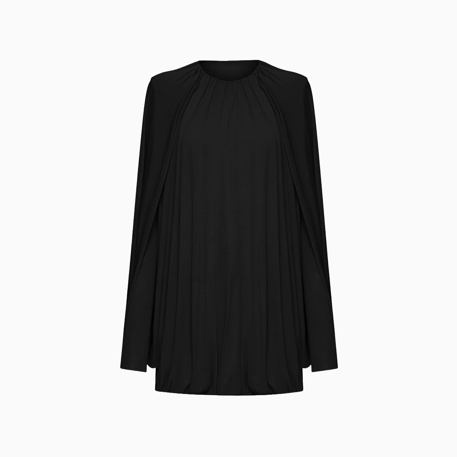 Vestido Bat preto curto com mangas capa fluidas e decote redondo franzido, peça solta em fundo claro