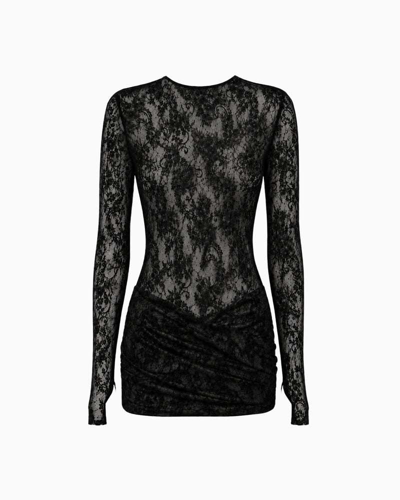 Vestido Curto Renda Haze preto de manga longa, corpo em renda transparente e saia drapeada, peça sozinha