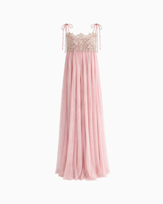 Vestido Longo Tule Com Renda rosa, com busto bege rendado, alças de amarração e saia ampla, vista frontal